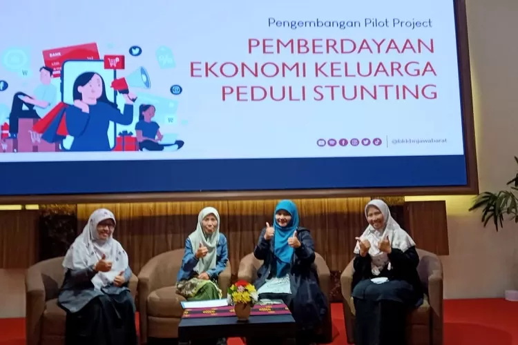 Pembinaan UP2K Jatijajar dari TP-PKK Kota Depok dan pihak swasta di Kampus JGU, Sukmajaya, Kota Depok. (Andika Eka )