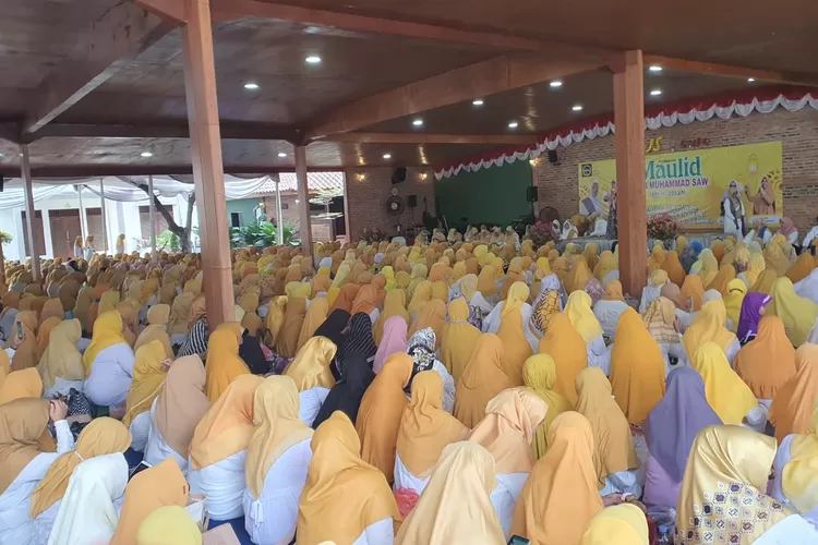 Meriahnya pelaksanaan Maulid Nabi di Balai Sarmili (Indra Abertnego )