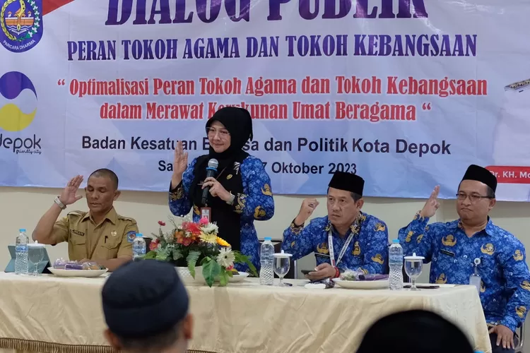 Bakesbangpol Kota Depok melaksanakan Dialog Publik terkait Peran Tokoh Agama dan tokoh kebangsaan di gedung Sasono Mulyo, Kelurahan Jatimulya kecamatan Cildong (Andika Eka)