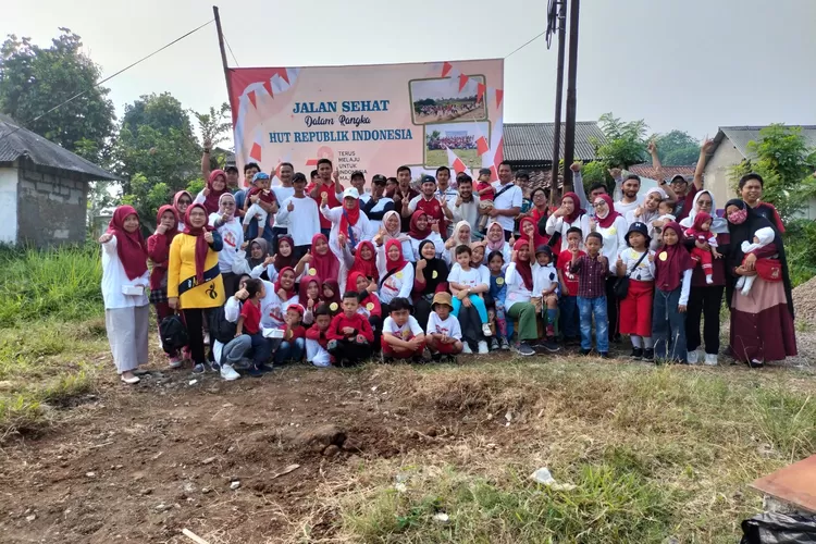 Warga RT 01/09 Ciomas Hills antusias ikuti Jalan Sehat dalam menyemarakkan HUT RI ke 78. (dok pribadi)