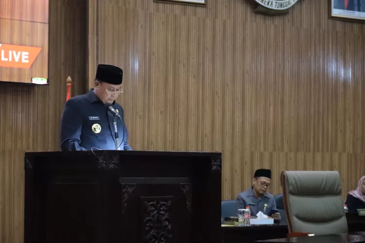 Wali Kota Bekasi Tri Adhianto dalam rapat paripurna tentang APBD Perubahan 2023. (Pemkot Bekasi)