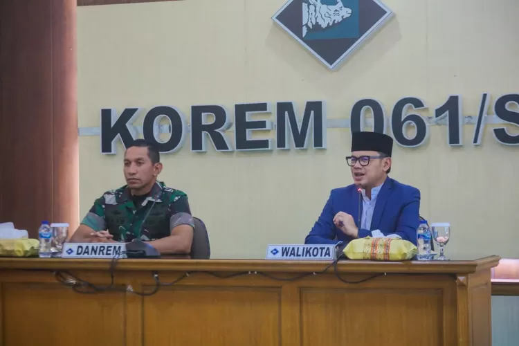 Wali Kota Bogor Bima Arya bersama Forkopimda garap persoalan penataan pasar dan PKL di Kota Bogor. (Pemkot Bogor)