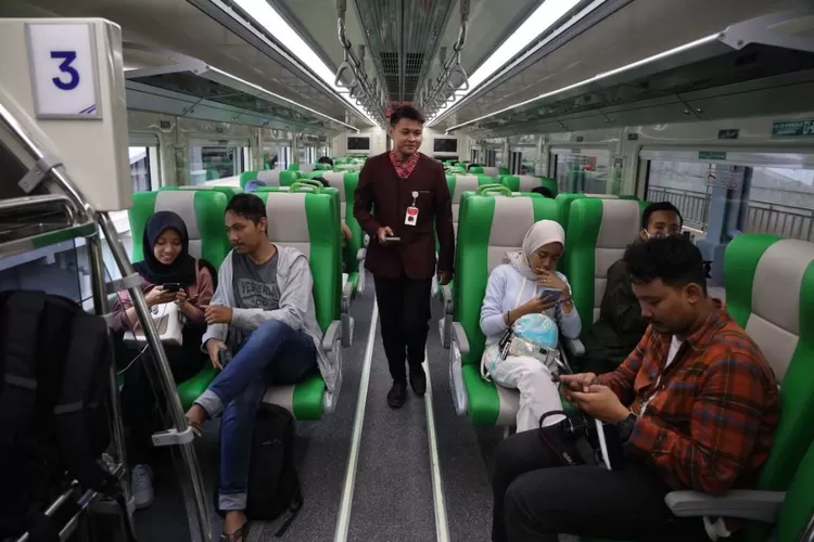 Penampakan KA Feeder Kereta Cepat Whoosh yang sudah diresmikan. (Pemprov Jabar)