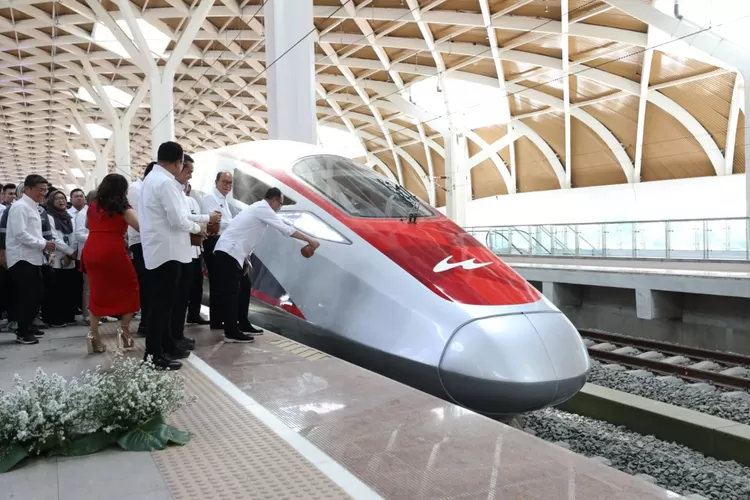 Lewat BRImo, BRI siapkan promo tiket Kereta Cepat Whoosh. (BRI)