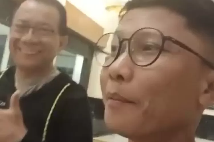 Perwakilan FEC Indonesia Mr Jalil dan Mentor Ace Dr Aufa  Syahrizal (dok)