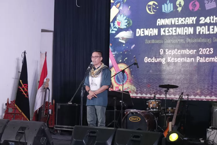 Sekda Palembang Drs H Ratu Dewa, MSi,kini sudah dilantk menjadi Pj Walikota Palembang, diharapkan dukunagn makin kencang bagi iklim berkesenian di Palembang. (dok)