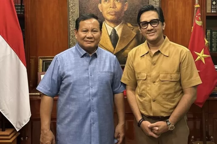Momen foto bersama usai jamuan makan malam Menhan RI H. Prabowo Subianto denagn komedia Adre Taulany - Foto: Tangkap layar instagram @andeastaulany