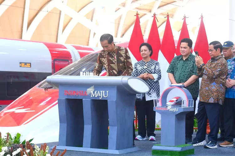 Presiden RI Joko Widodo meresmikan Kereta Cepat Woosh - Foto: istimewa