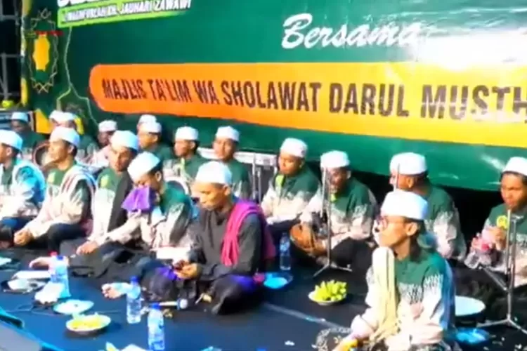 Keutamaan Dan Faedah Membaca Shalawat - Elbait Sukabumi