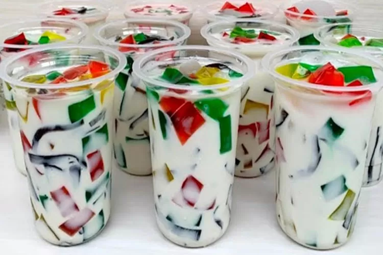 WAJIB COBAIN SUPER NYEGERIN Es Jelly Cincau Minuman Segar Kekinian