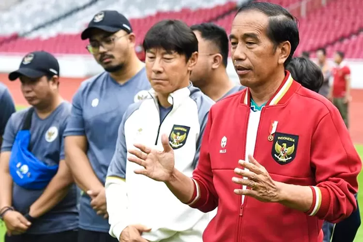 Jokowi Didukung Benahi Sepak Bola Indonesia Usai Batal Gelar Piala Dunia U-20 - Jawa Pos