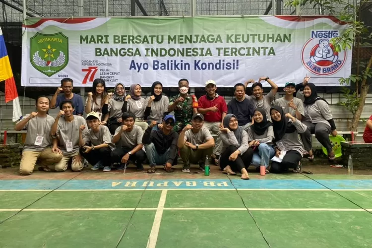 LOMBA : RT8/1 Kelurahan Ratu Jaya, Kecamatan Cipayung, Mengelar Kegiatan Perlombaan Guna Memeriahkan peringatan HUT kemerdekaan RI ke-77. ANDIKA EKA/RADAR DEPOK 