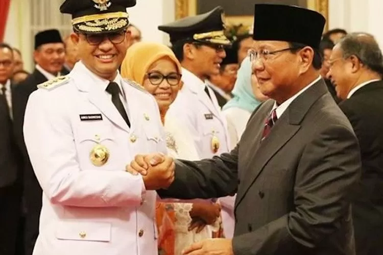 Gubernur DKI Jakarta Anies Baswedan (kiri) bersama Ketua Umum Gerindra Prabowo Subianto (Dok/JawaPos.com) 