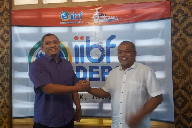 SERTIJAB : Serah terima kepemimpinan IIBF Kota Depok, H. Asep Al Azhari kepada Galih Pandekar yang akan memimpin hingga 2027. ANDIKA EKA/RADAR DEPOK