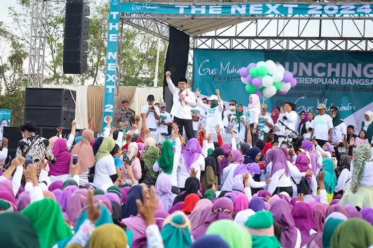 Ribuan ibu-ibu di Kabupaten Gresik, Jawa Timur memberikan dukungan kepada Ketua Umum Partai Kebangkitan Bangsa (PKB) Abdul Muhaimin Iskandar (Gus Muhaimin) maju sebagai calon presiden (capres) pada Pemilihan Presiden (Pilpres) 2024 mendatang.  ist