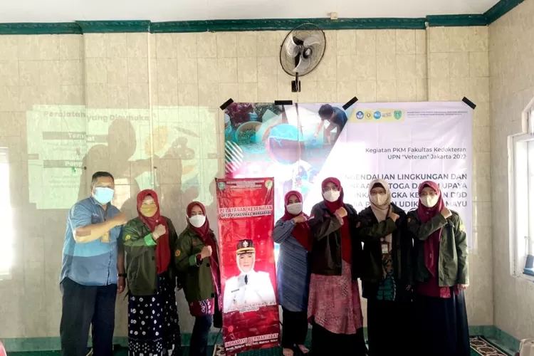 PENGABDIAN : Dosen Fakultas Kedokteran UPN 