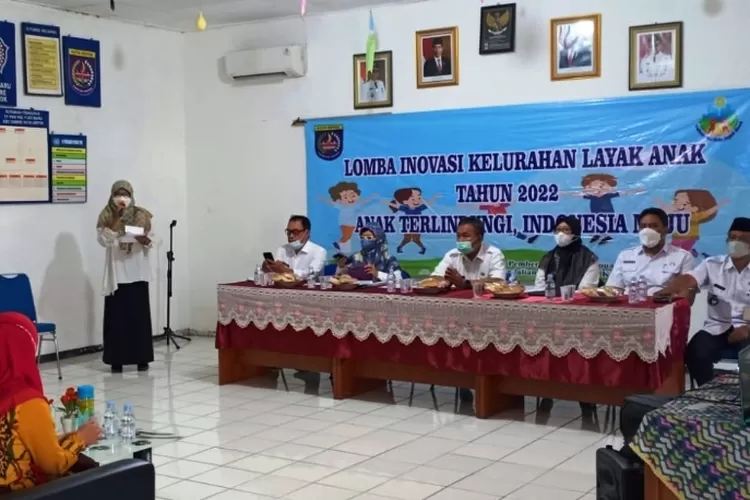 DINILAI : Kelurahan Pangkalanjati Baru, dinilai tim sebagai wakil Kecamatan Cinere dalam lomba Inovasi Kelurahan Layak Anak (KLA) tingkat Kota Depok pada 2022, belum lama ini. ISTIMEWA