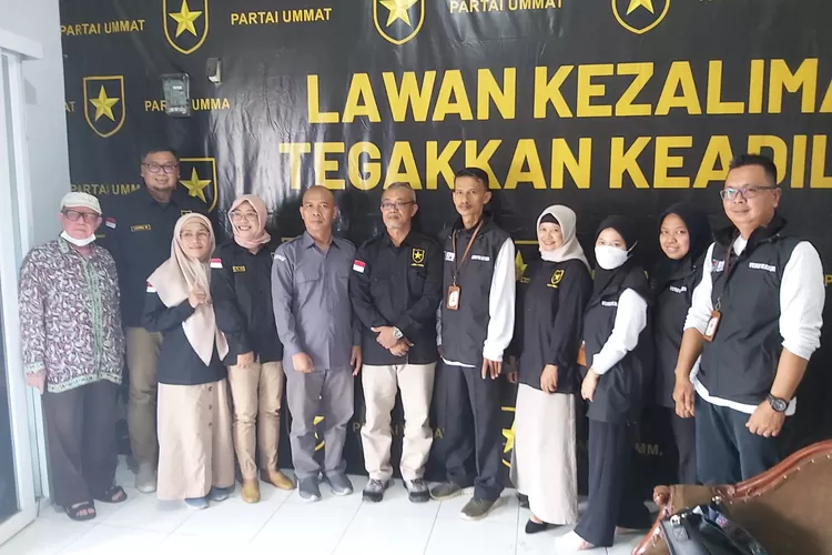 VERFAK : Petugas dari KPU Kota Depok ketika melakukan Verfak ke salah satu Parpol di Kota Depok, Senin (17/10). DOK KPU KOTA DEPOK 