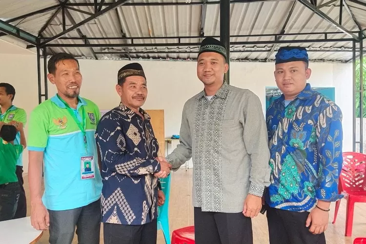 PILKAWE : Rukun Warga (RW)5, Kelurahan Kalibaru, Kecamatan Cilodong menggelar Pemilihan Ketua RW (Pilkawe). Pemilihan ini di laksanakan di halaman SDIT Ramah anak RT4/5, Kelurahan Kalibaru, Kecamatan Cilodong. ANDIKA EKA/RADAR DEPOK