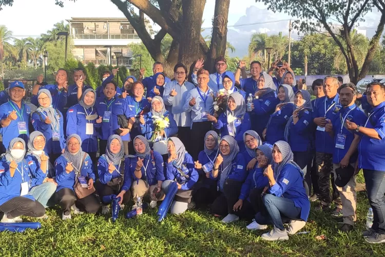 SERENTAK: Jajaran Pengurus DPC Partai Demokrat Kota Depok usai pelantikan serentak  27 DPC kabupaten/kota se-Jawa Barat di Sentul Internasional Convention Center, Sabtu (19/11). RICKY/RADAR DEPOK