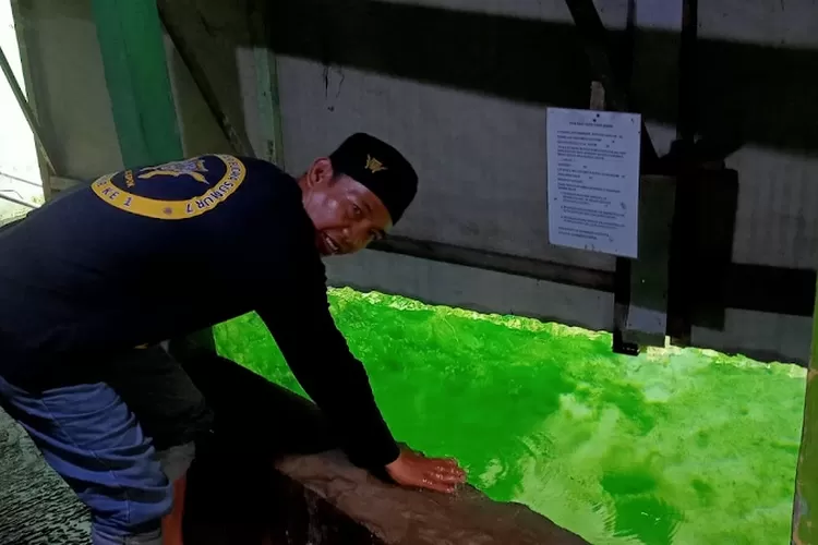 MISTIS : Bukan hanya sejarah, hal mistis dan keanehan-keanehan banyak terjadi di Tujuh Sumur Beji, salah satunya di sumur pertama yang berlokasi di Jalan Keramat Jaya, Kecamatan Beji, Depok. PUTRI AISYAH/RADAR DEPOK 