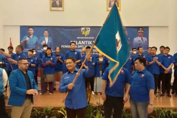 PELANTIKAN : Ketua Umum DPD KNPI Kota Depok beserta pengurus jajarannya periode 2022-2025 resmi dilantik di Kinasih Resort Depok, Kelurahan Cimpaeun, Kecamatan Tapos, Kota Depok pada Senin (12/12). ANDIKA EKA/RADAR DEPOK
