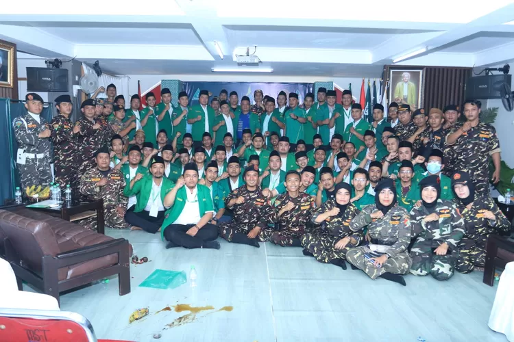 KONFERCAB : Pengurus GP Ansor dan tamu undangan saat Konferensi Cabang ke-IV GP Ansor Kota Depok yang diselenggarakan di Yayasan Al Fayyadh, Kecamatan Cinere, Minggu (4/12). Istimewa