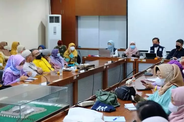 FGD : Suasana FGD Kongko Lansia bersama sejumlah komunitas di Balaikota Depok, beberapa waktu lalu. ISTIMEWA