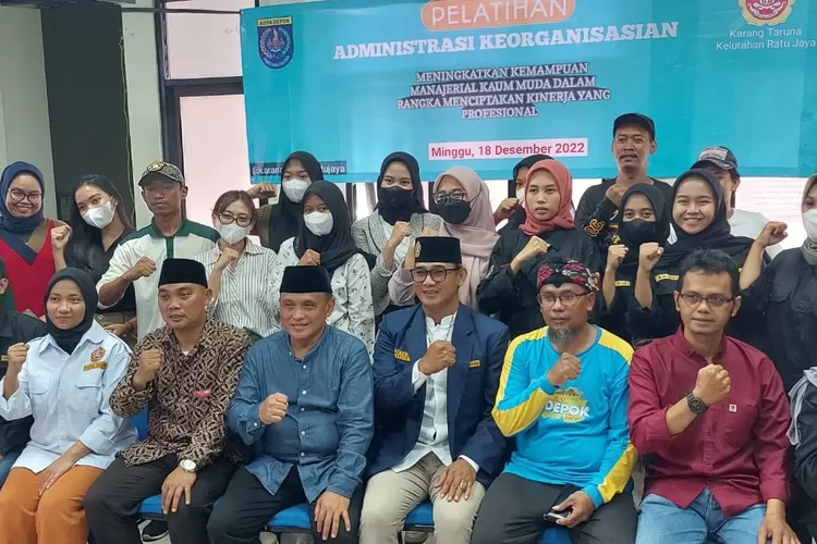 PELATIHAN : Kelurahan Ratu Jaya menggelar pelatihan administrasi keorganisasian bagi anggota Karang Taruna (Katar). ANDIKA EKA/RADAR DEPOK