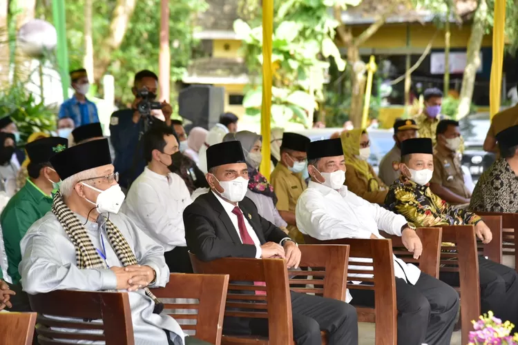 Gubernur Sumatera Utara (Sumut) Edy Rahmayadi menghadiri pembukaan Desa Wisata Ramadan di Taman Siba Indah, Kecamatan Hamparan Perak, Kabupaten Deliserdang, Selasa (20/4/2021).