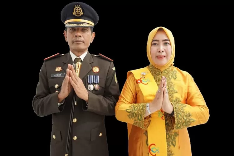 Kajari Tapanuli Selatan Ardian, SH dan istri, Ny. Aminah Ardian. (Foto : Realitasonline / Ist)