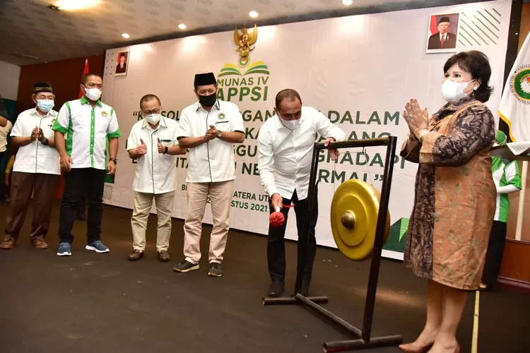 Gubernur Sumatera Utara (Sumut) Edy Rahmayadi menghadiri dan sekaligus membuka secara langsung Musyawarah Nasional (Munas) IV Asosiasi Pedagang Pasar Seluruh Indonesia (APPSI) di Hotel Mikie Holiday, Sempajaya, Kecamatan Berastagi, Kabupaten Karo, Jumat (20/8/2021).