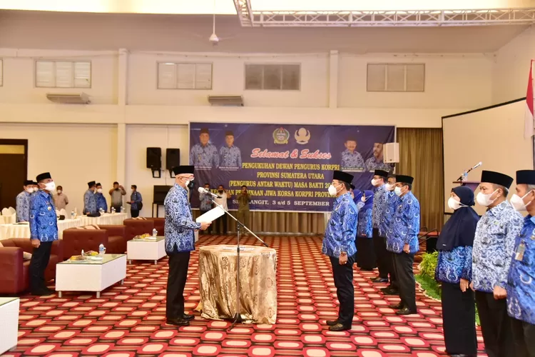 Gubernur Sumatera Utara (Sumut) Edy Rahmayadi membuka sekaligus menyaksikan pengukuhan Dewan Pengurus Korps Pegawai Republik Indonesia (Korpri) Provinsi Sumut (Pengurus Antar Waktu) masa bakti 2019 - 2014 di Ballroom The Hill Hotel, Kecamatan Sibolangit, Kabupaten Deliserdang, Sabtu (4/9/2021).