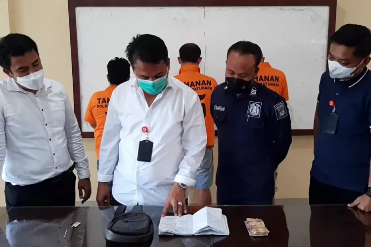 Ketiga penjudi tembak ikan yang ditangkap Sat Reskrim Polres Batubara (Photo:Realitasonline/H.Guntur)