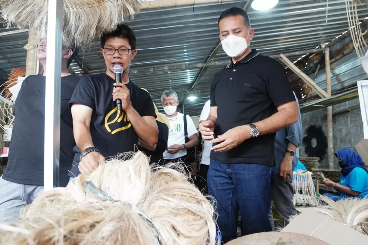 Wakil Gubernur (Wagub) Sumatera Utara (Sumut) Musa Rajekshah beserta rombongan ke workshop Palem Craft Jogja milik Deddy Effendi  di Ngaglik, Pendowoharjo, Kecamatan Sewon, Kabupaten Bantul, Yogyakarta, Rabu (22/12). (DISKOMINFO SUMUT)