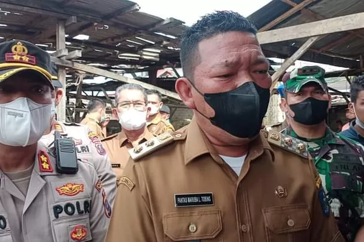 Wakil Wali Kota Sibolga tinjau lokasi ledakan. (realitasonline.id/Preddy S)