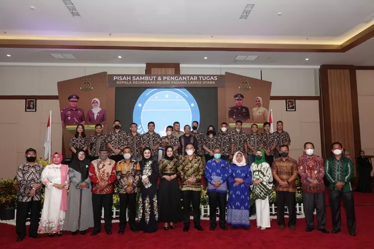 Malam pisah sambut dan pengantar tugas Kajari Paluta di Ballroom Hotel Sapadia Gunungtua, Sabtu (12/03) malam.(REALITAS)