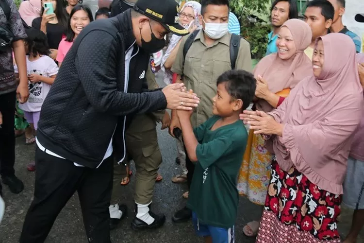 Blusukan ke Kelurahan Lalang, Bobby Nasution Kaget Air Bersih Masih Jadi Persoalan 