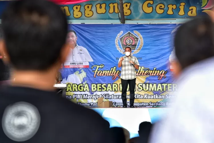 Gubernur Sumatera Utara (Sumut) Edy Rahmayadi menghadiri acara Family Gathering dan Silaturahmi Keluarga Besar Persatuan Wartawan Indonesia (PWI) Sumut di Themepark Pantai Cermin, Kecamatan Pantai Cermin, Kabupaten Serdangbedagai, Sabtu (4/6/2022). (Foto Dinas Kominfo Provinsi Sumut: Veri Ardian/ @Realitasonline.id)