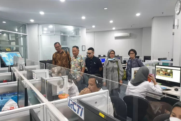 Komisioner KPID Sumut berada di Ruangan Monitoring KPI Pusat Jl Ir. H Juanda Jakarta Pusat, Senin (29/8). (Ist)