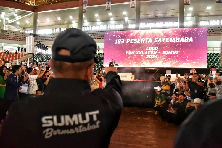 Gubernur Sumatera Utara (Sumut) Edy Rahmayadi membuka Pekan Olahraga Provinsi Sumatera Utara (PORPROVSU)  XI di Gedung Sebaguna Pemerintah Provinsi Sumut, Jalan Pancing, Kecamatan Percut Seituan, Kabupaten Deliserdang, Sabtu (29/10/2022). Pembukaan ditandai dengan pemukulan gondang sembilan oleh Gubernur Sumut bersama Forkopimda dan Bupati/Walikota yang hadir. 