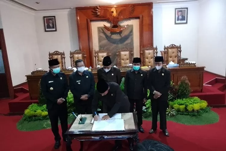 Paripurna DPRD Tulungagung, Sampaikan Promperda Tahun 2023