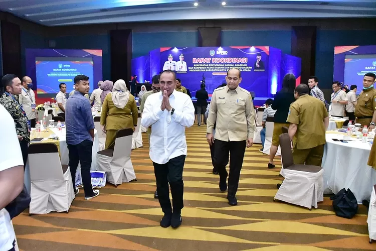 Gubernur Sumatera Utara (Sumut) Edy Rahmayadi membuka secara resmi Rapat Koordinasi Percepatan Penyusunan Naskah Akademik dan Ranperda Pajak Daerah dan Retribusi Daerah Provinsi dan Kabupaten/Kota se-Sumut di Hotel Santika, Jalan Kapten Maulana Lubis Medan, Selasa (15/11/2022