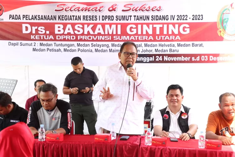 Bakami Ginting saat menyerap aspirasi masyarakat rangkaian reses DPRD Sumut di Medan Baru 