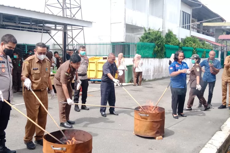 Saat pemusnahan barang bukti berupa narkotika jenis sabu-sabu, ekstasi dan ganja