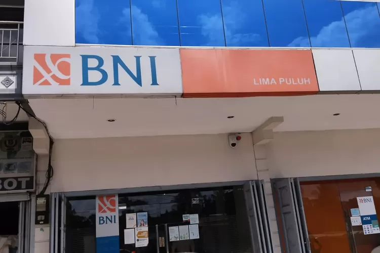 Kantor BNI Lima Puluh. (foto : Realitas/H.Guntur Sinaga).