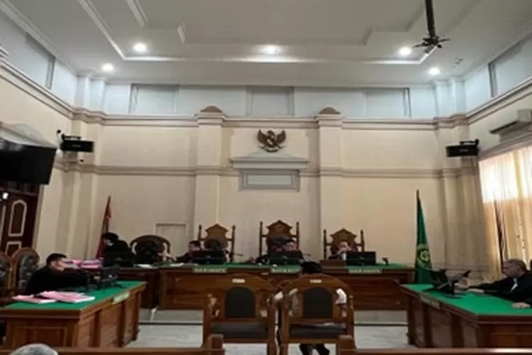 Pengadilan Tipikor, pada PN Medan Kelas IA Khusus, menggelar sidang tuntutan perkara dugaan korupsi BTT di kegiatan biaya operasional petugas dalam rangka monitoring Covid-19 pada Dinkes Kota Padang Sidempuan TA 2020, Kamis (8/12/2022).(Foto : Realitasonline/Ist)