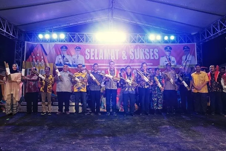 Wagub Sumut Musa Rajekshah menghadiri  puncak Pesta Lemang ke-15 di Tanah Lapang Desa Biru-Biru, Kabupaten Deliserdang, Rabu (4/1) malam.