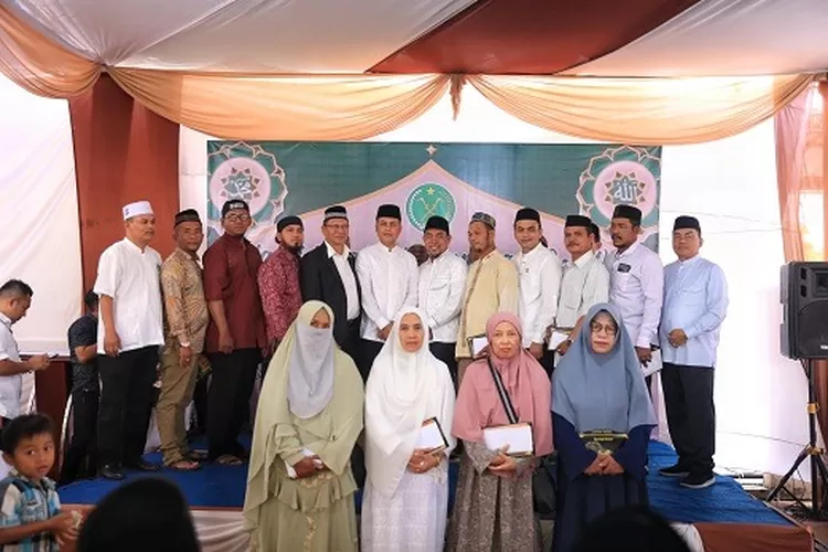 Wakil Gubernur (Wagub) Sumatera Utara (Sumut) Musa Rajekshah menghadiri Maulid Nabi Muhammad SAW, yang digelar  Aceh Sepakat, Ancab I, Cabang V Medan, di Meusanah Aceh Sepakat, Medan Sunggal, Minggu (8/1).