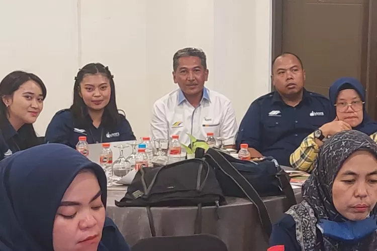 Kasubbag Komunikasi Perusahaan PTPN2 Rahmat Kurniawan (baju putih). (Ist)